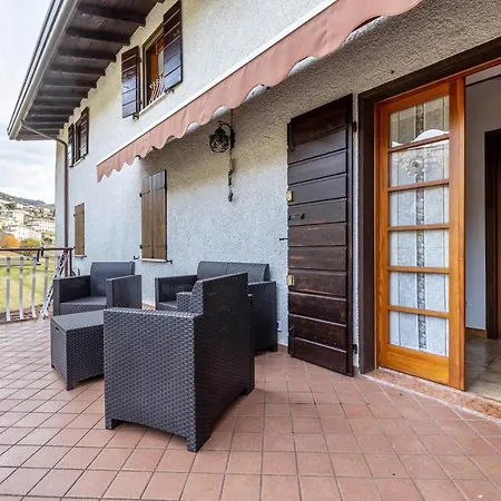 Casa Adele Garda 아파트 *