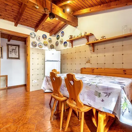 Casa Adele Garda 아파트 Tremosine